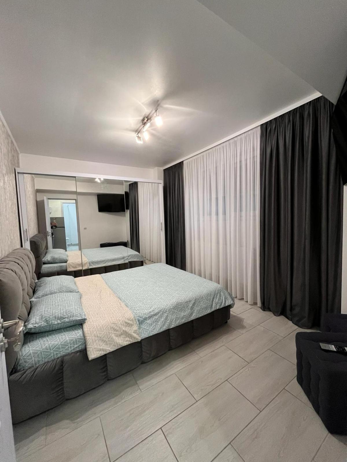 White & Silver Luxury Apartament Craiova Exteriér fotografie